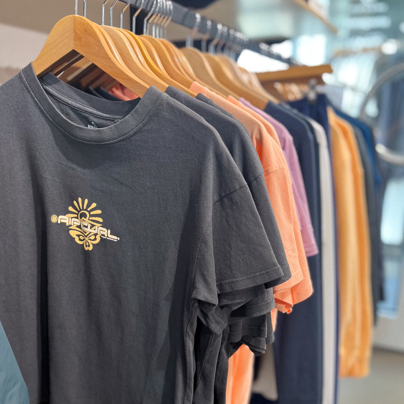 Dame T-Shirts & Toppe