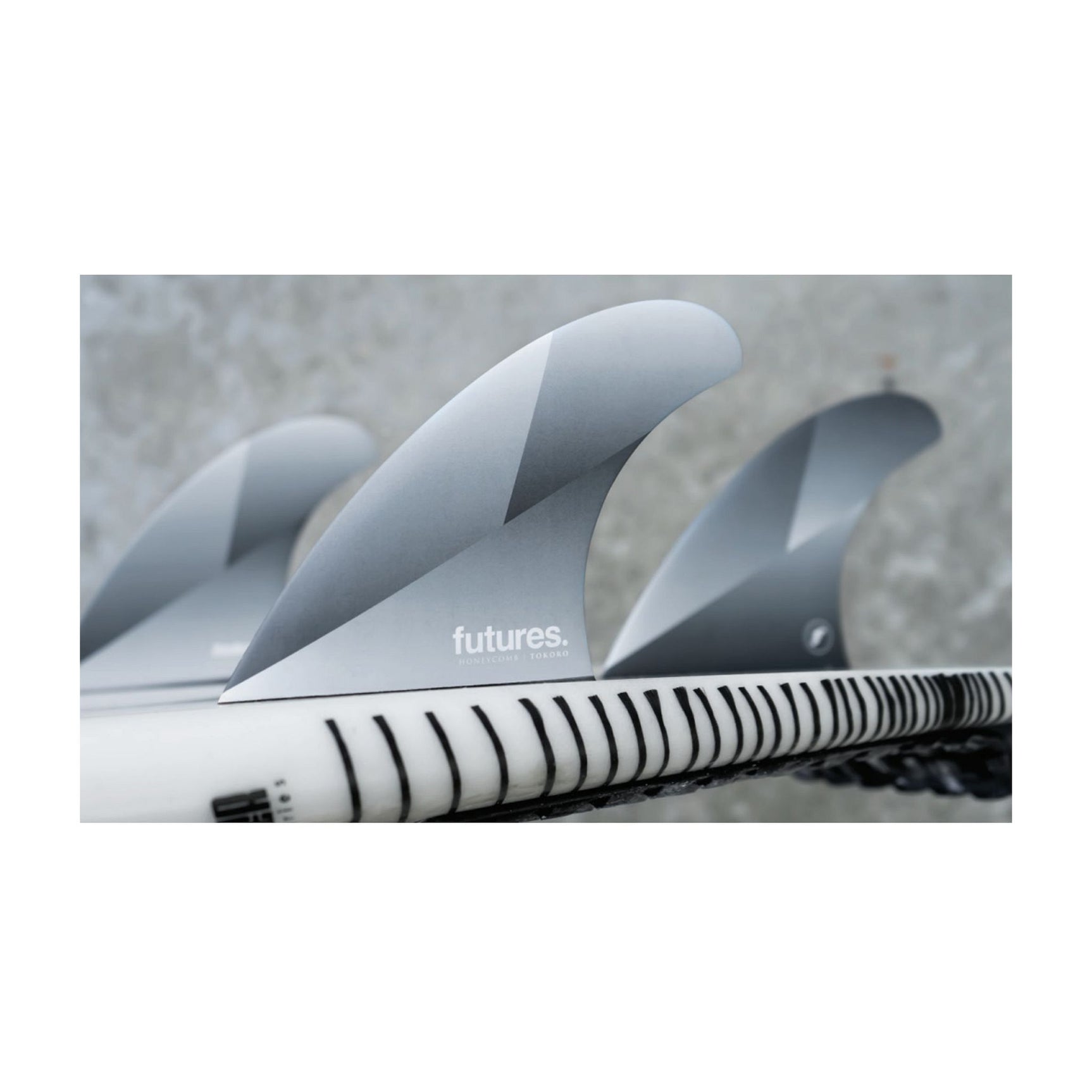FUTURES Thruster Fin Set Wade Tokoro Honeycomb