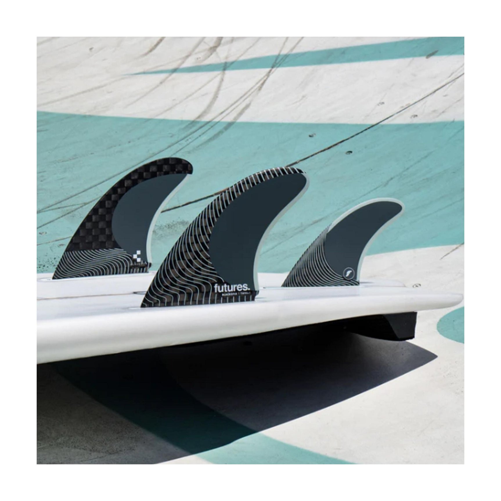 FUTURES Twin +1 Tri Fin Set Blackstix