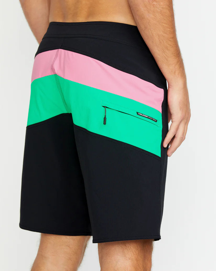 Volcom Strand Liberators 20