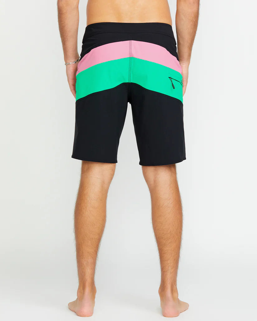 Volcom Strand Liberators 20