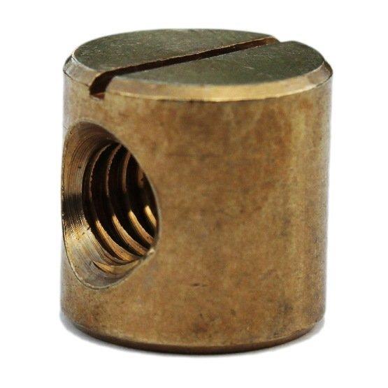 Messing bøsning til powerbox finne