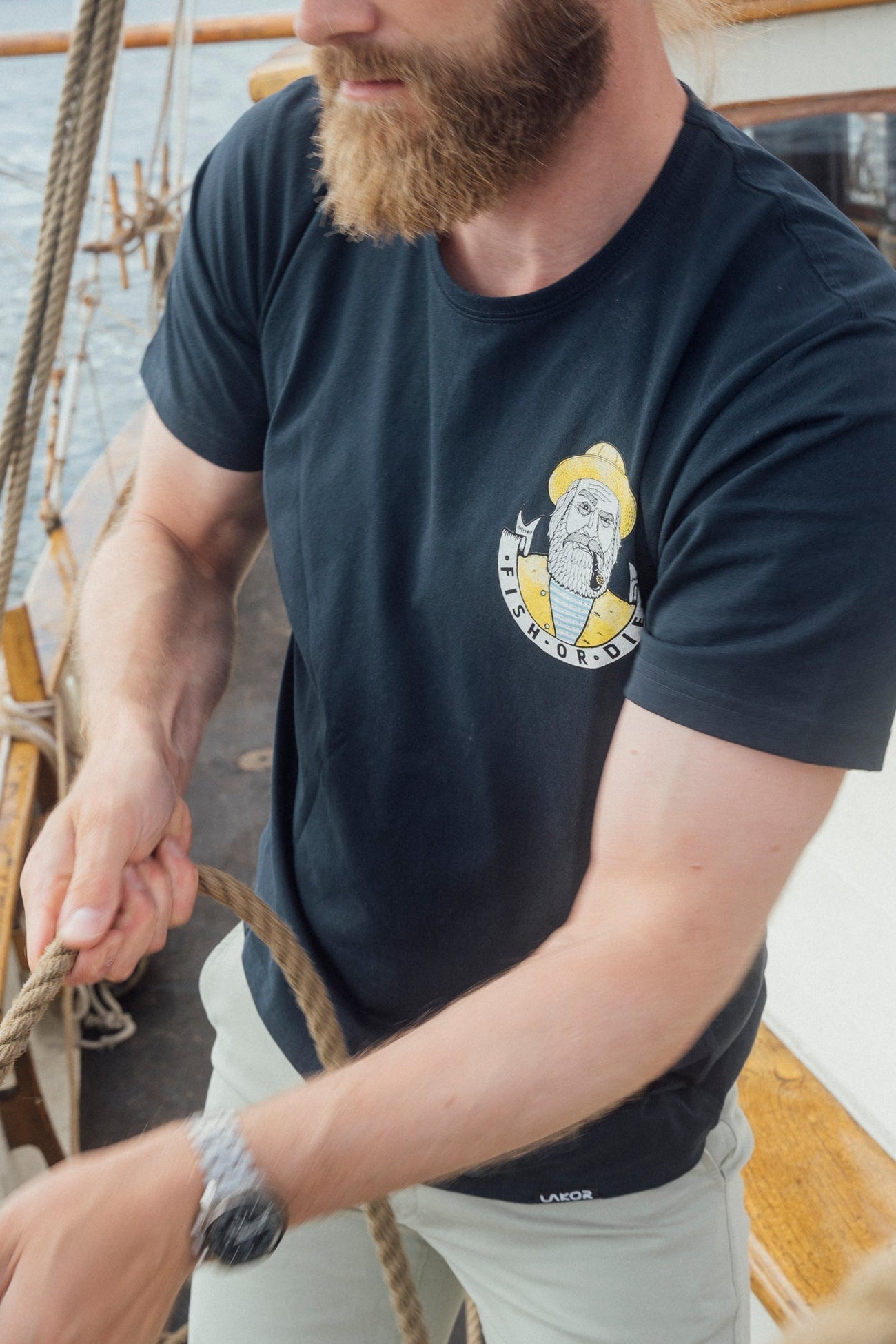 Lakor Serious Sailor Tee