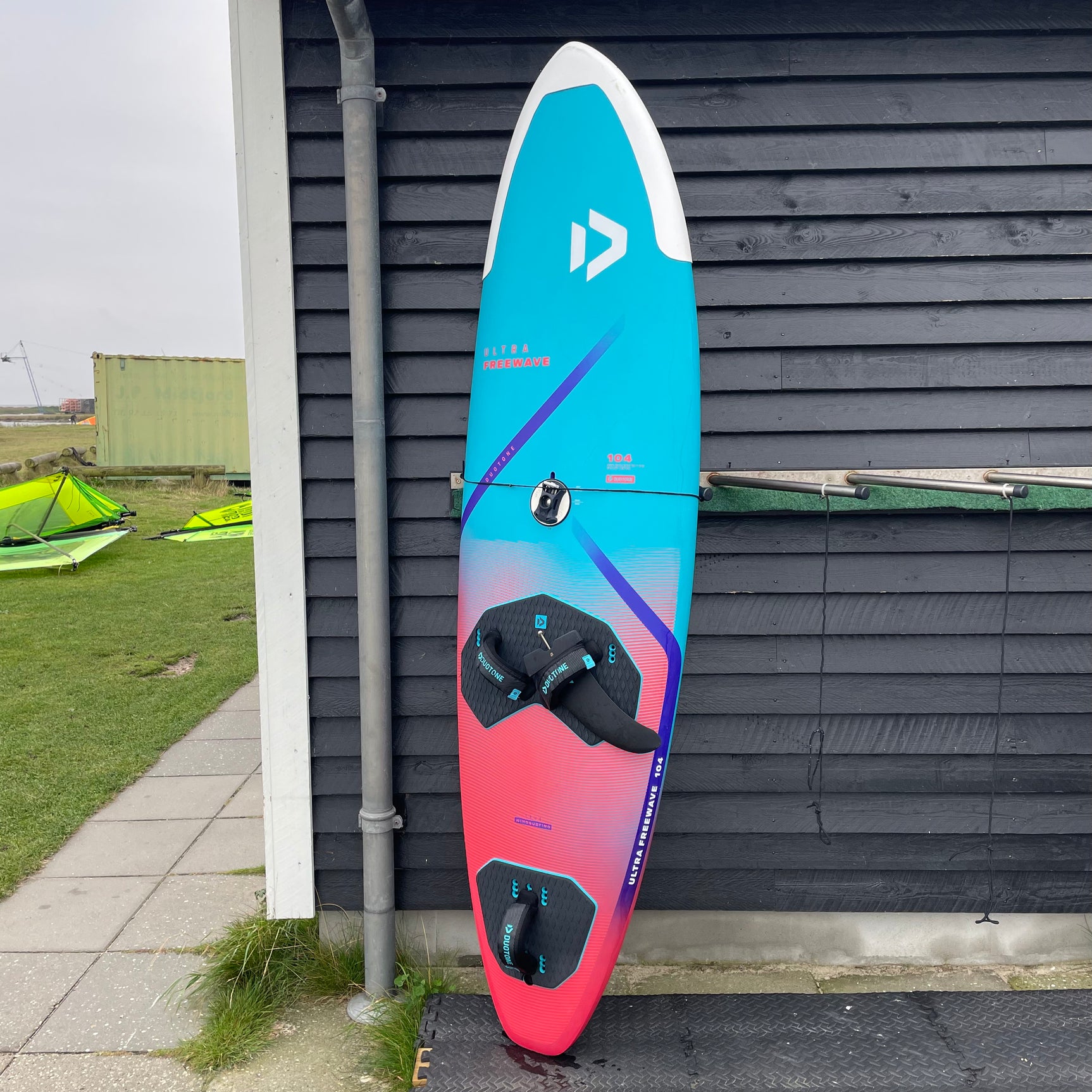 Demo Duotone Ultra Free Wave 2025 inkl. Noseprotector 104L