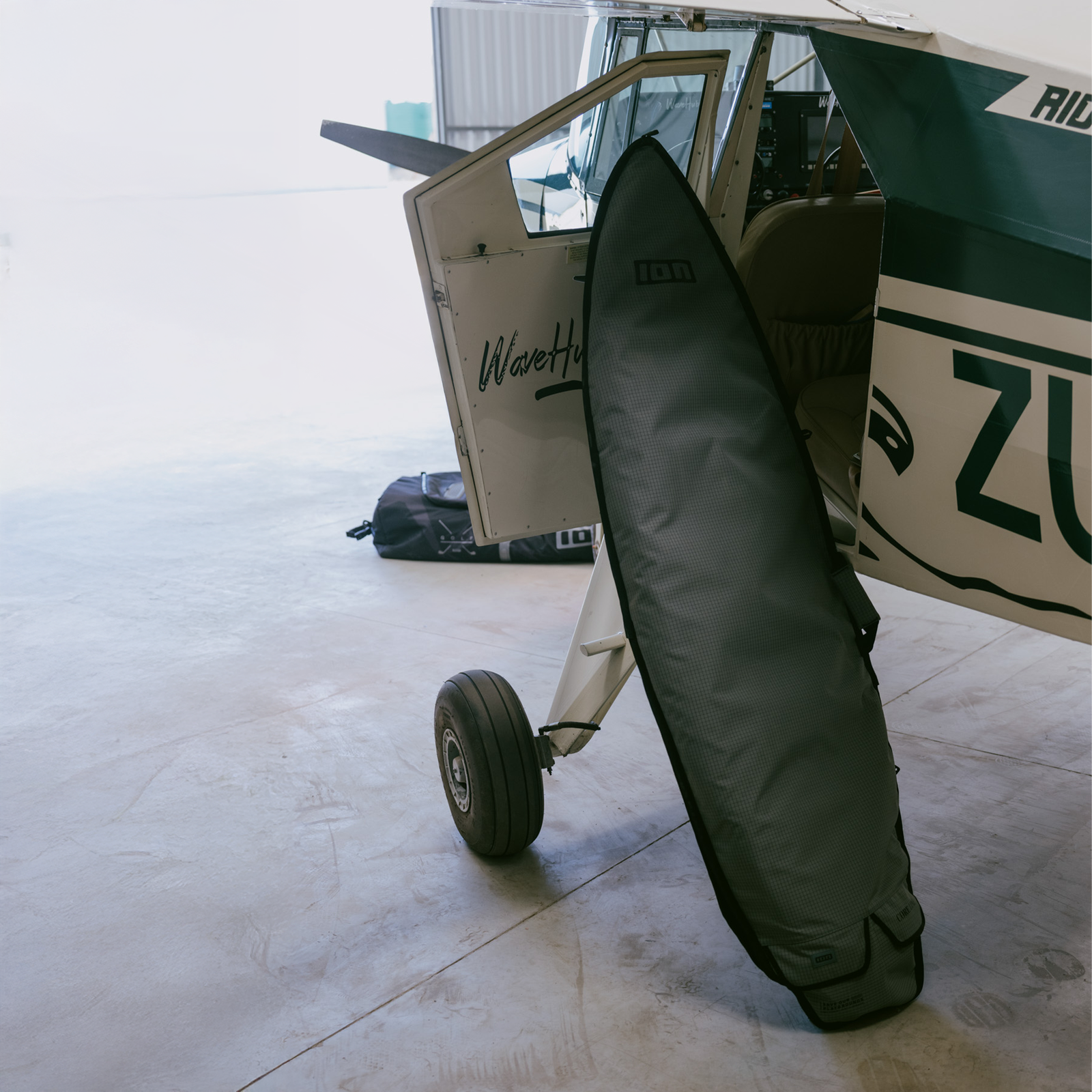 ION Surf Boardbag Core