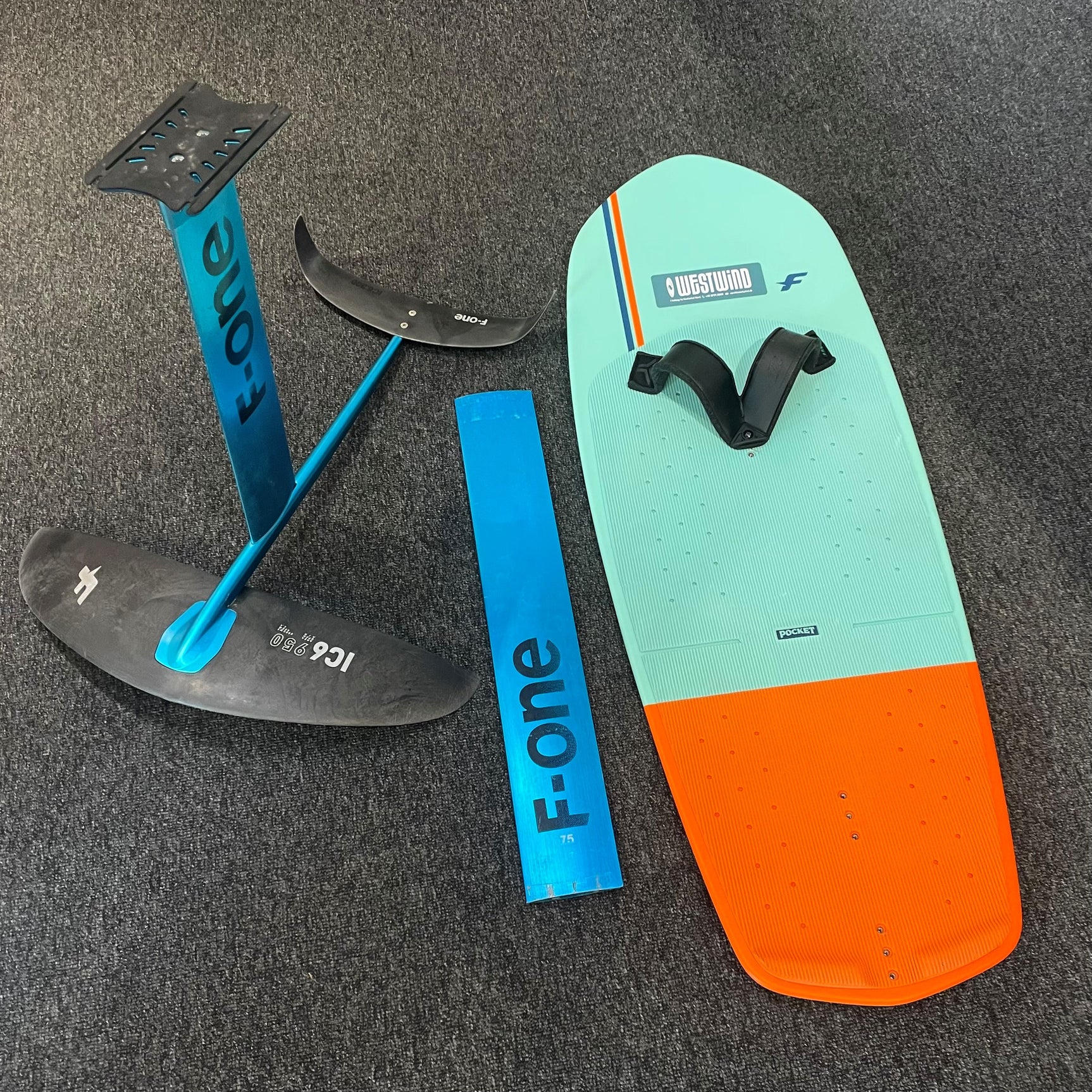 Demo F-One Kitefoil Set IC6 + Pocket 130